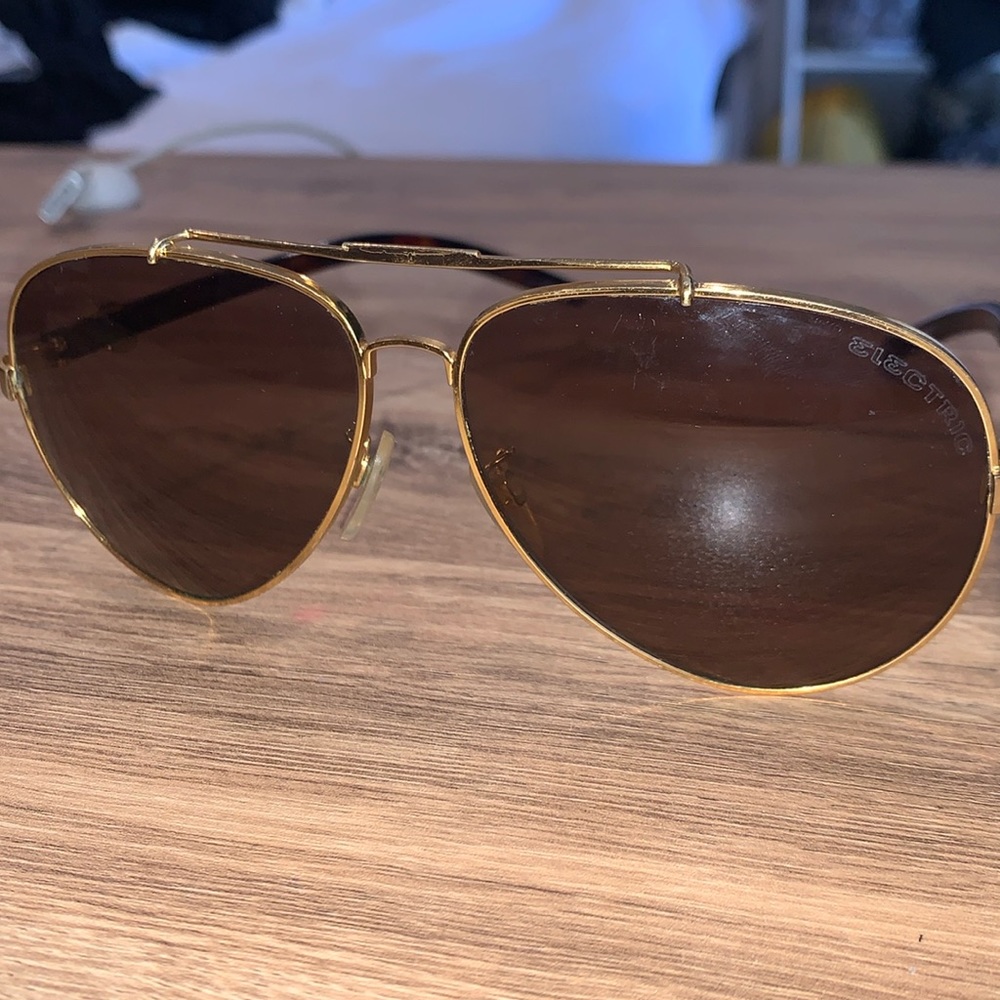Electric aviator sunglasses